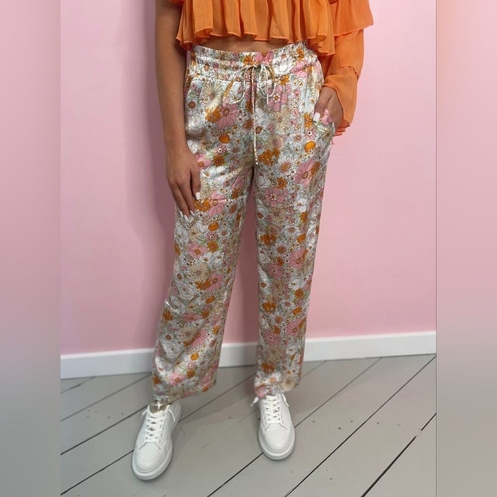 OLIVACEOUS Floral Elastic Waist Silky Pants Size‎ S